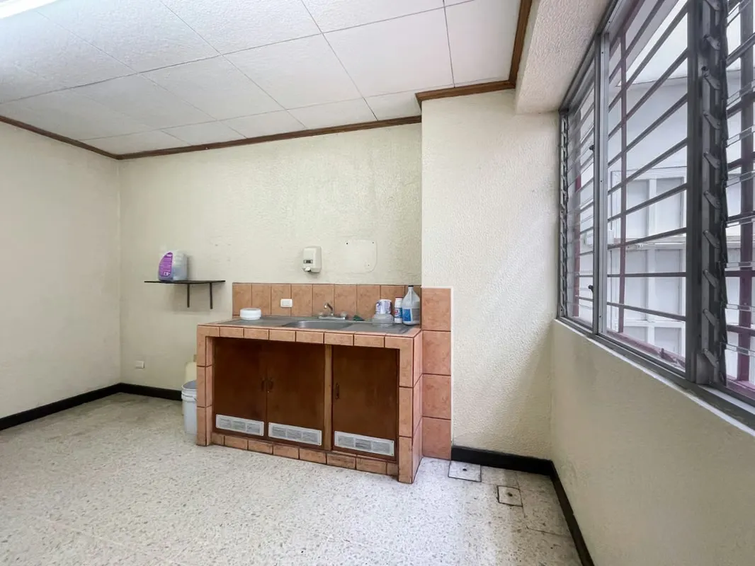 Building with parking for Rent in the center of San José (AD). — photo 2