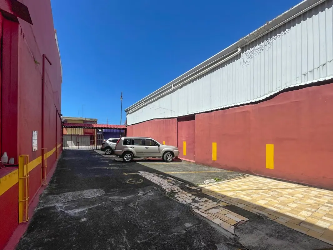 Building with parking for Rent in the center of San José (AD). — photo 3