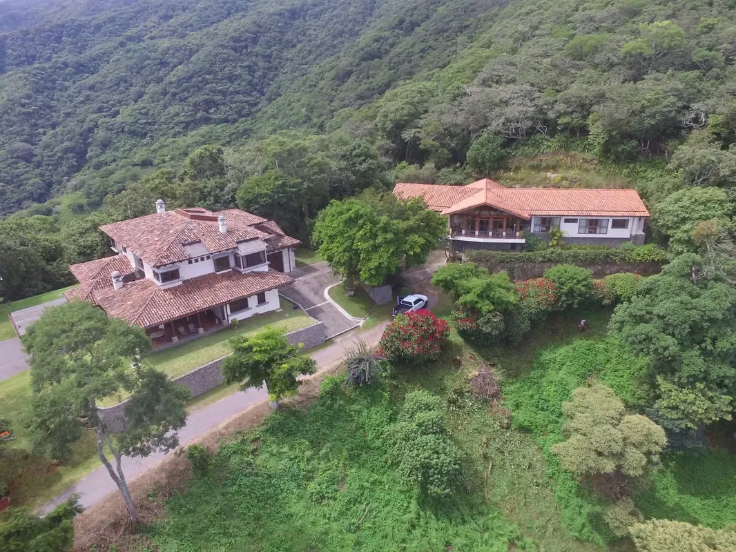 LOTES EN CONDOMINIO MONTANA DEL SOL UBICADO EN PIEDADES-SANTA ANA