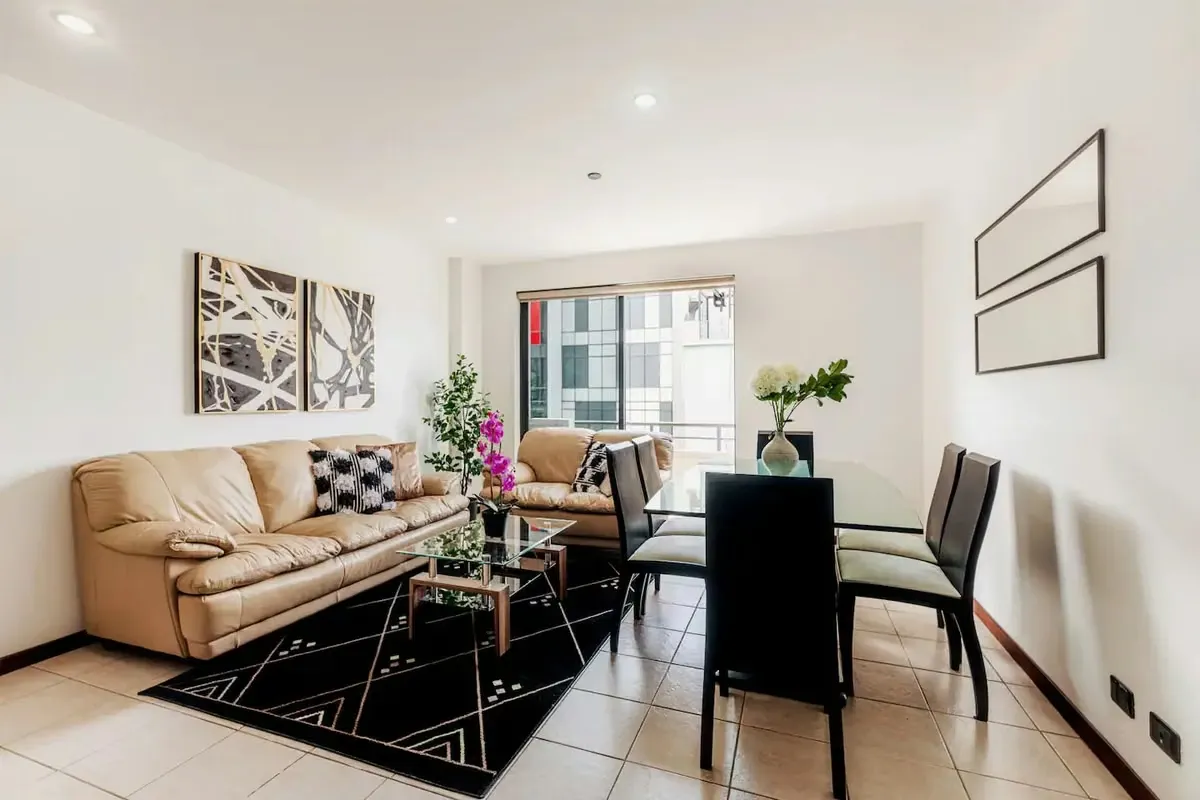 Apartment in Trejos Montealegre with beautiful views and just 3 minutes from Avenida Escazu.