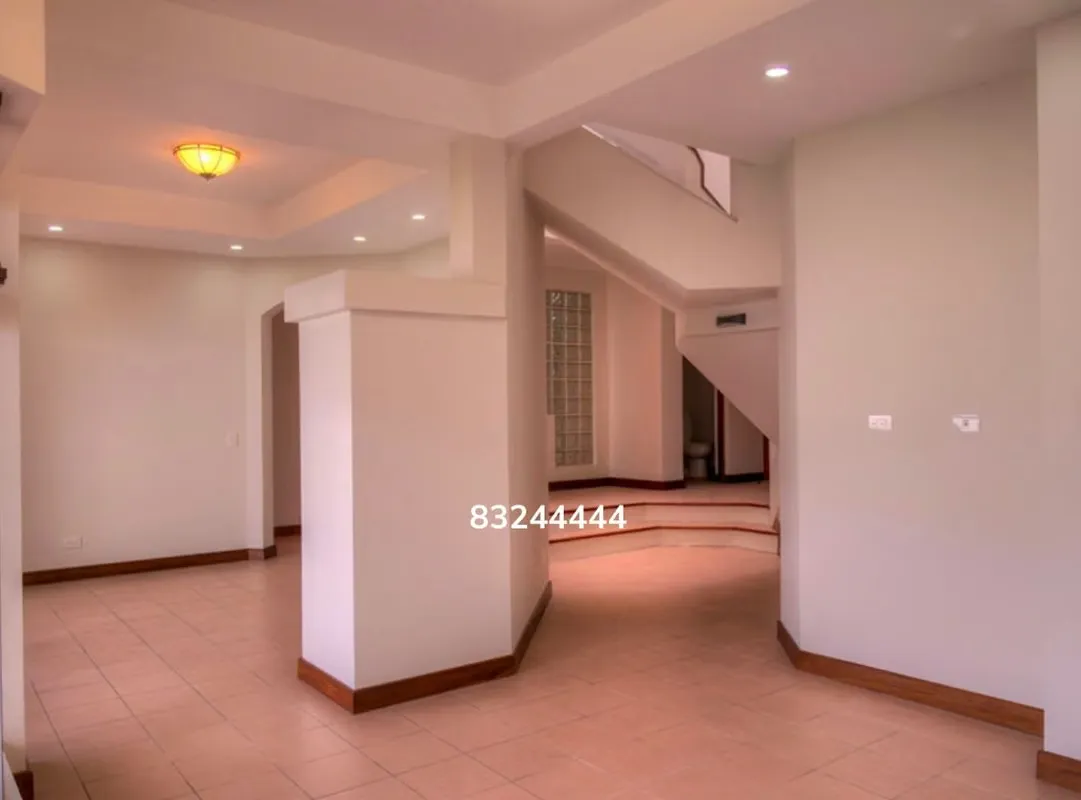 HOUSE FOR SALE IN ROHRMOSER