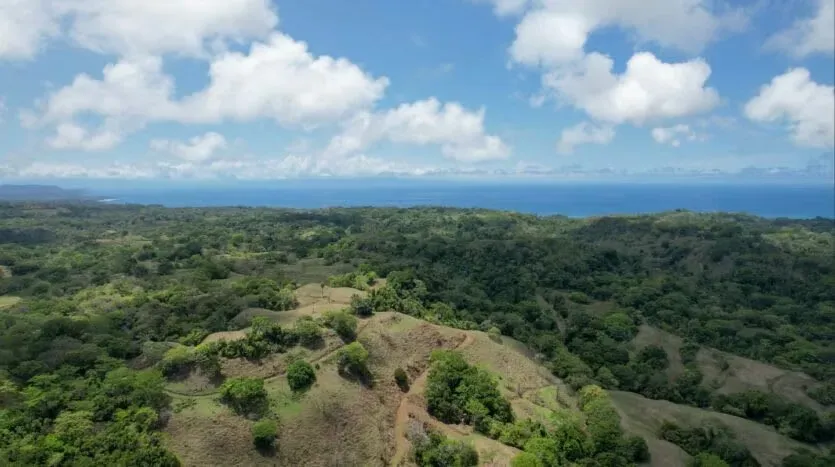 I lived in nature while protecting her. I discovered the perfect combination of tranquility and comfort in Las Delicias de Cobano. We proudly present a collection of ...