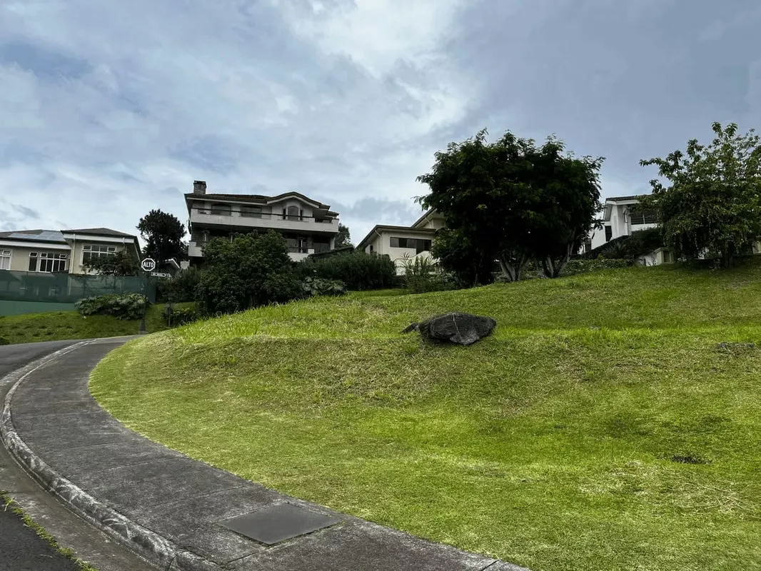 Venta de lote en Hacienda Gregal en Curridabat, segregación aprobada.