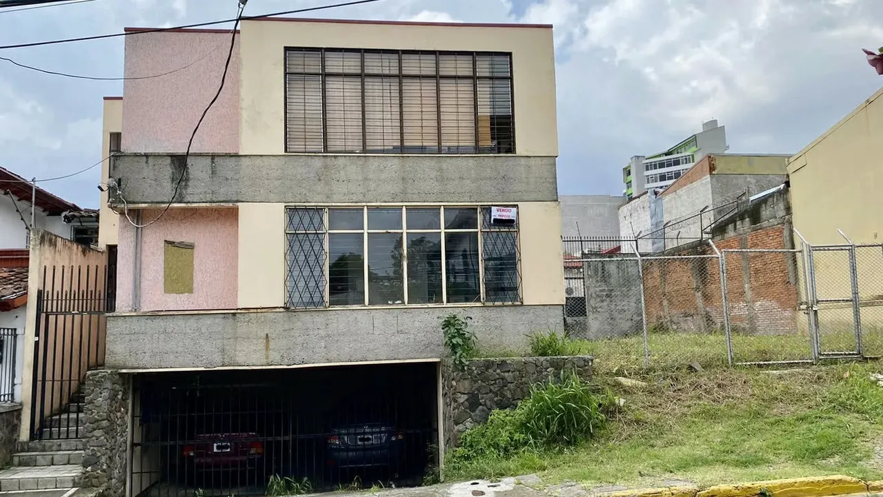 2 APARTAMENTOS GRANDES Y LOTE USO MIXTO - FRANCISCO PERALTA