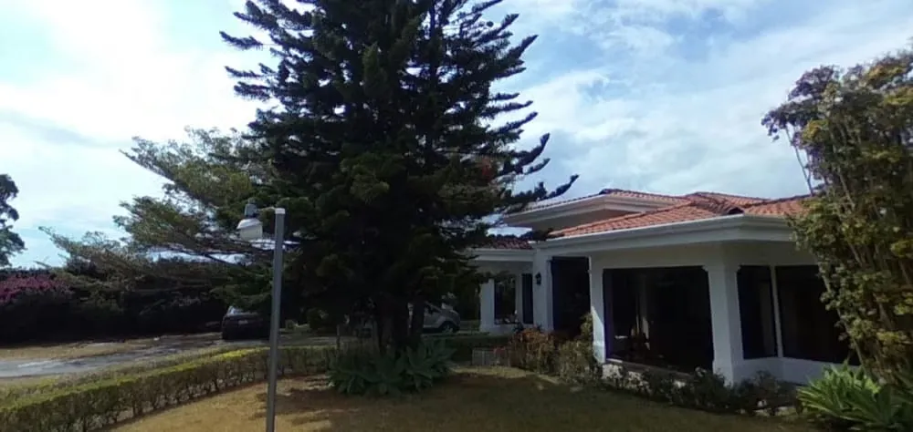 Foster care: 34.55m2. Living/dining room-kitchen-1 bedroom with bathroom. Corridor, battery area.