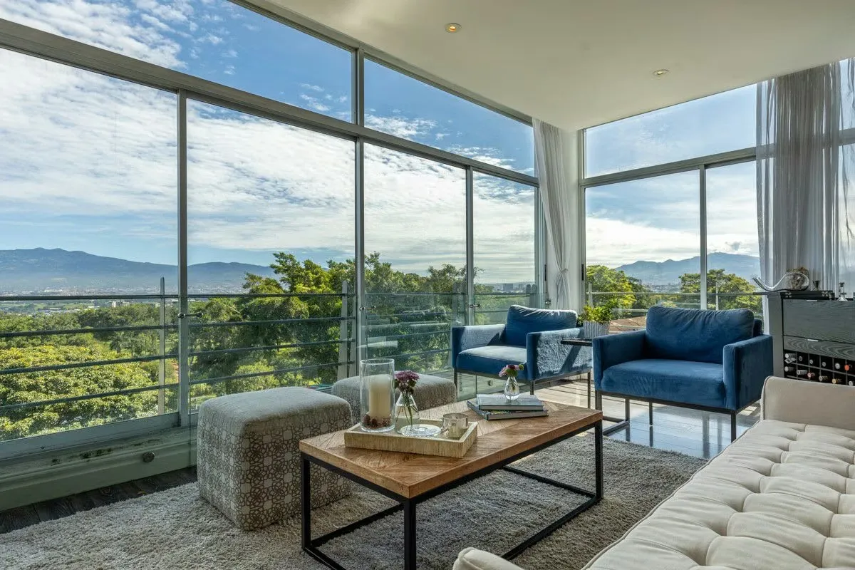 Nice views of the mountains and volcanoes, newly painted building, club house remodels, excellent location close to everything, ...