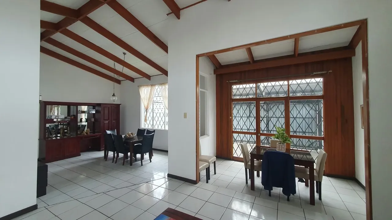 UCR, San Pedro, Casa 1 piso, 5 cuartos, Urb. El Cedral,
