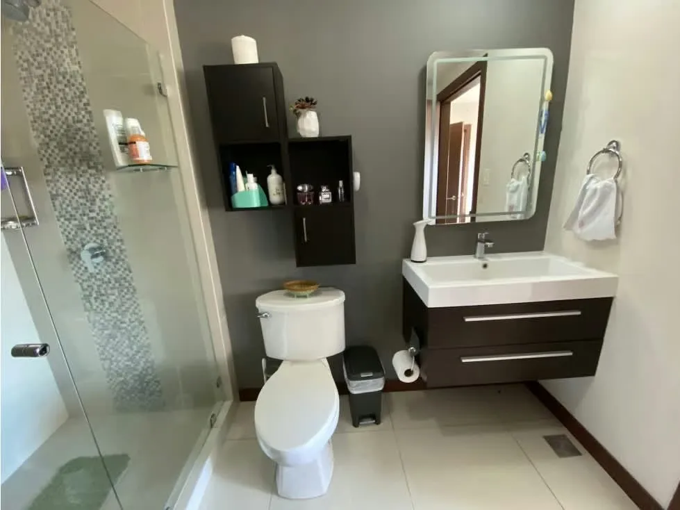 APARTAMENTO EN VENTA, CONDOMINIO AZENZA TOWERS, LA URUCA, LINEA BLANCA — photo 2