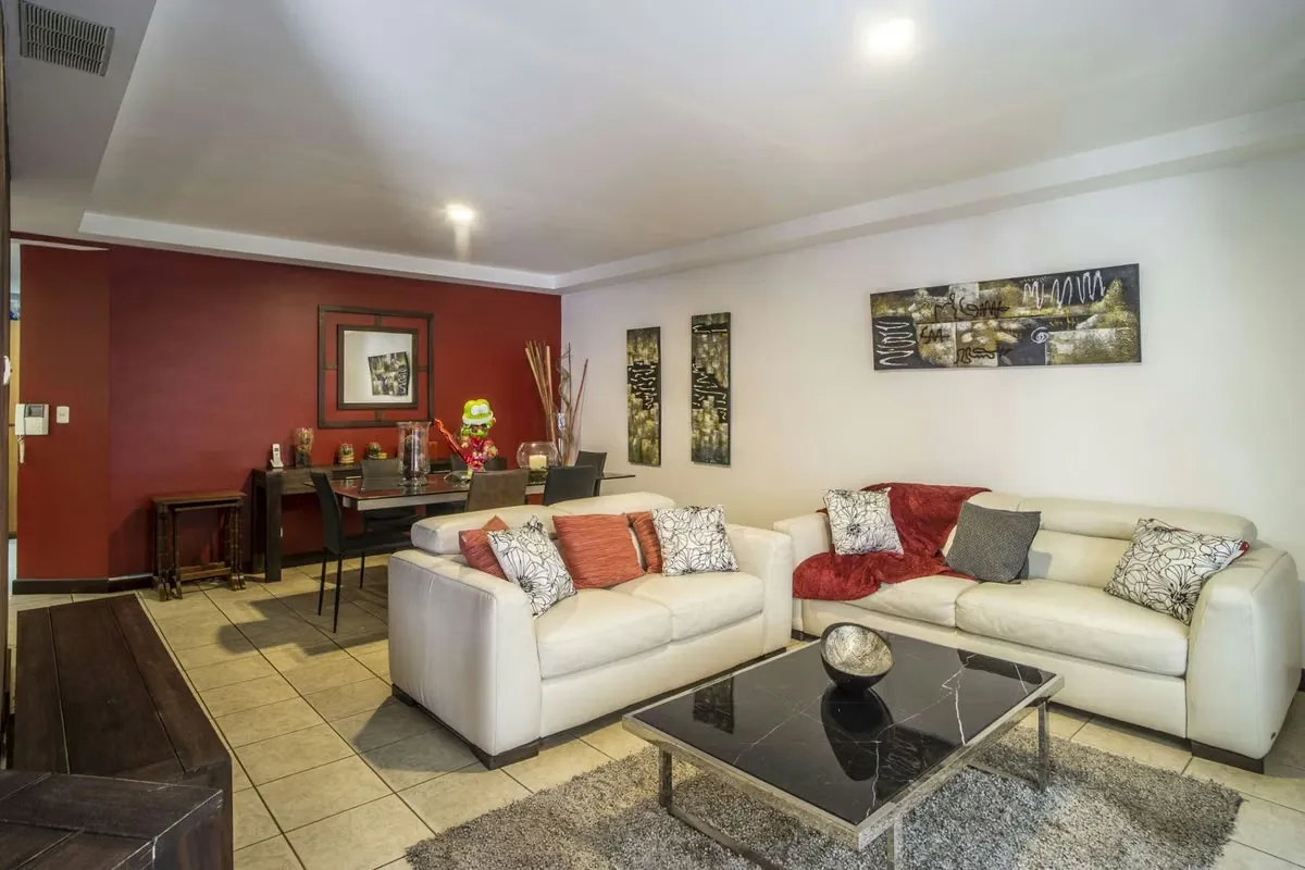 Two-storey residence for sale that stands out for its luxury finishes and its location in a peaceful residential area.