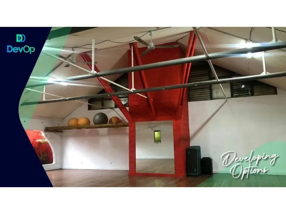 Venta de propiedad con casa y gimnasio, Heredia Centro.