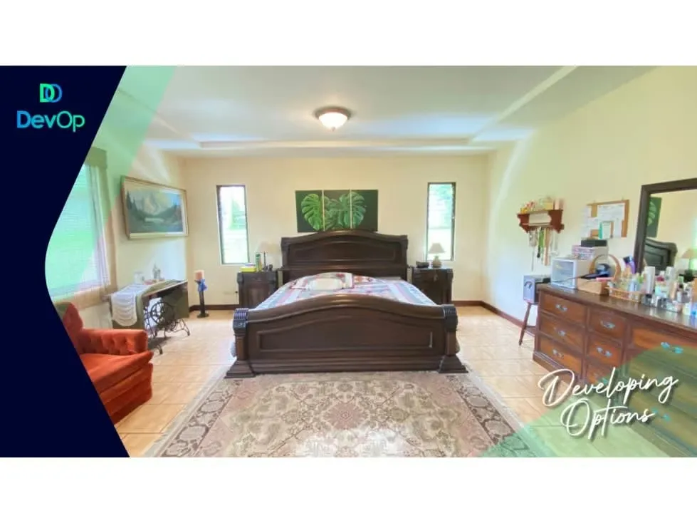 Venta de propiedad con dos casas en San Isidro de Heredia
