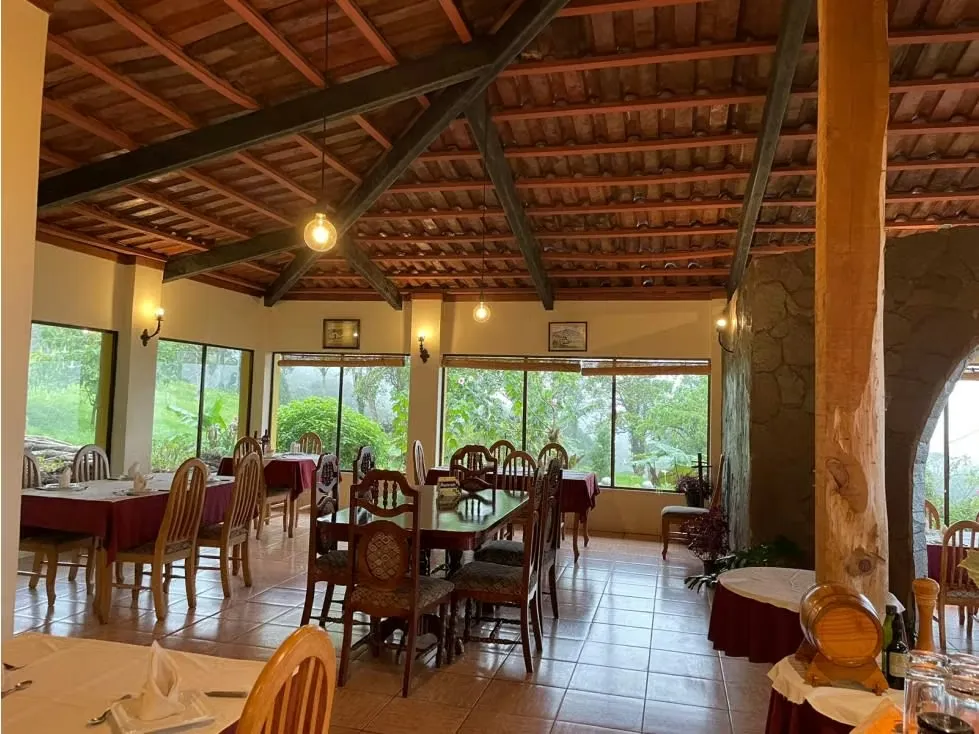 VENTA DE FINCA CON RESTAURANTE EN OPERACIÓN, HEREDIA, VARABLANCA
