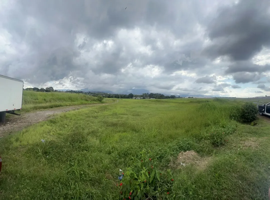 Propiedad en venta para uso industrial o comercial en Alajuela