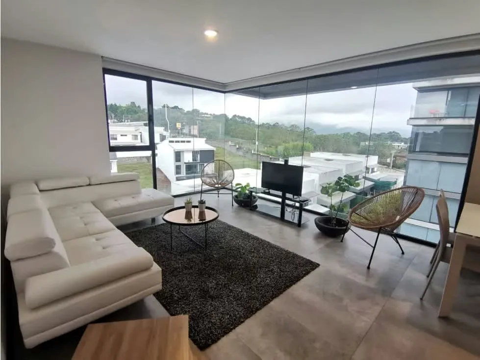 Este apartamento se encuentra en un piso 5, con una bella vista al oeste., photo 3