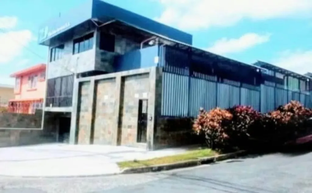 KE Real Estate vende o alquila con o sin opcion de compra, dando prima, edificio para oficinas, call center, clinica medica etc. Ubicación: Batrio Francisco Peralta, Los Yoses, San ... — photo 2