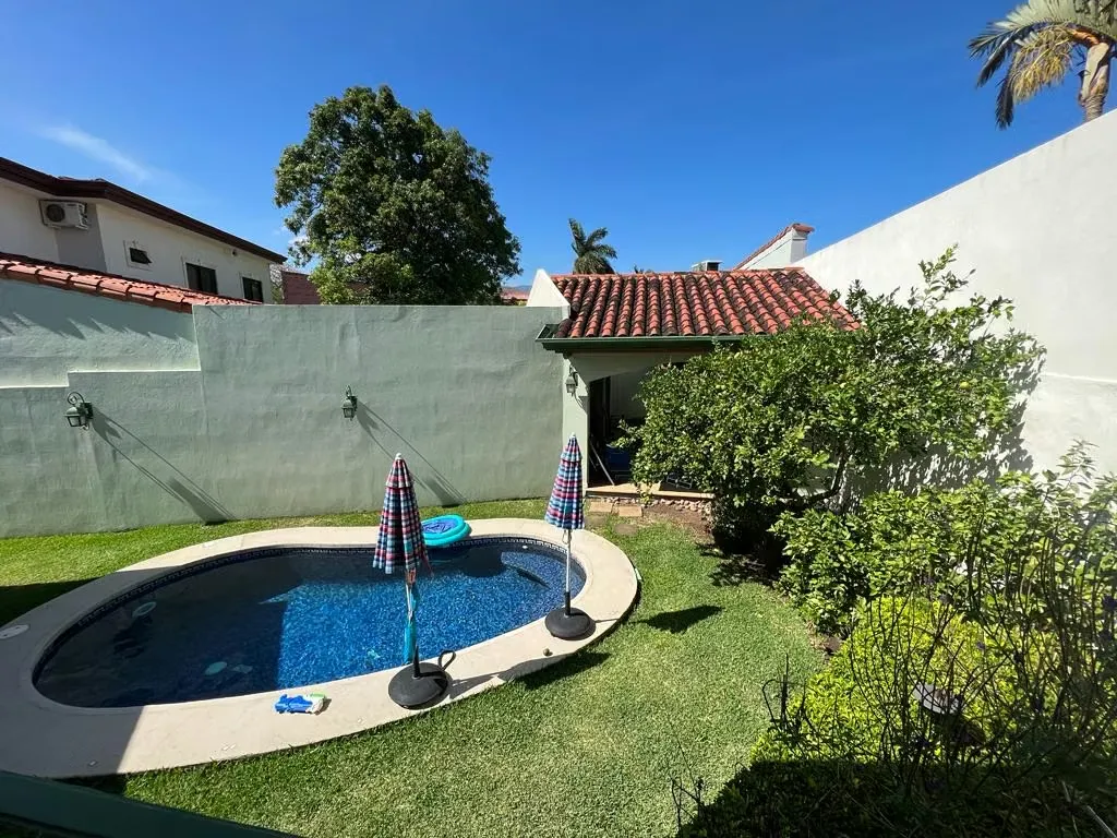 This wonderful house is for sale, it has high ceilings, which allows greater ventilation, it has large spaces and windows that allow the ...