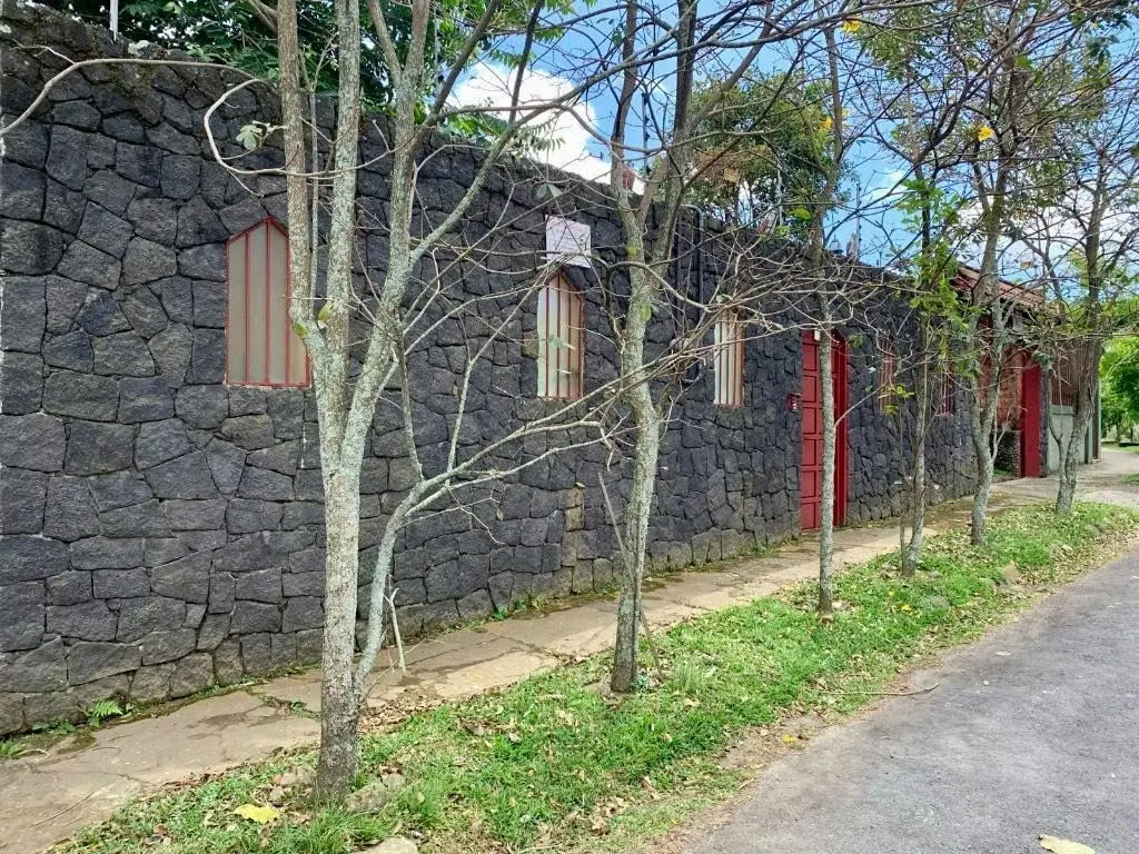 SE VENDE Casa independiente de una planta con uso de suelo mixto en Goicoechea, Mata de Plátano.