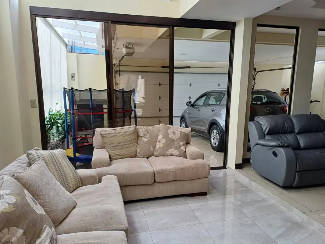 Venta de casa en Vistas de Ayarco Curridabat