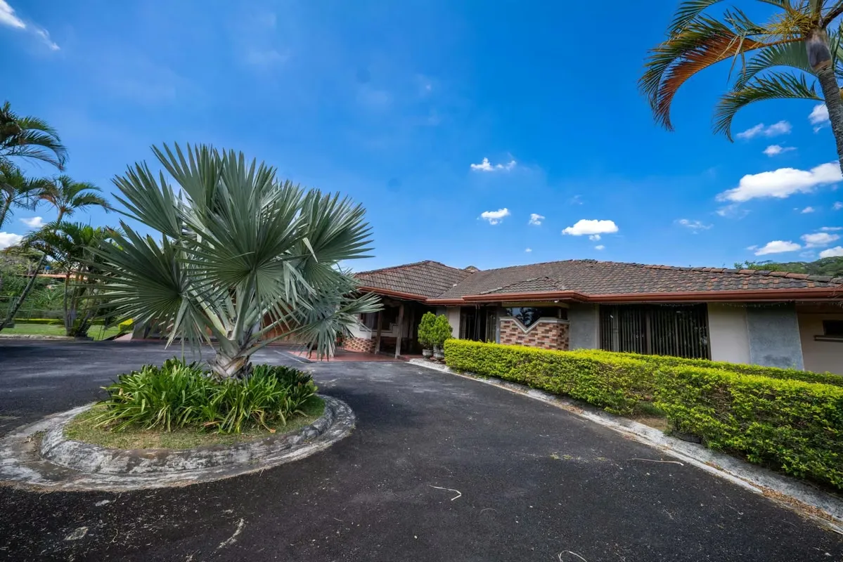 HOUSES FOR SALE IN A SINGLE PROPERTY IN SANTA BARBARA
