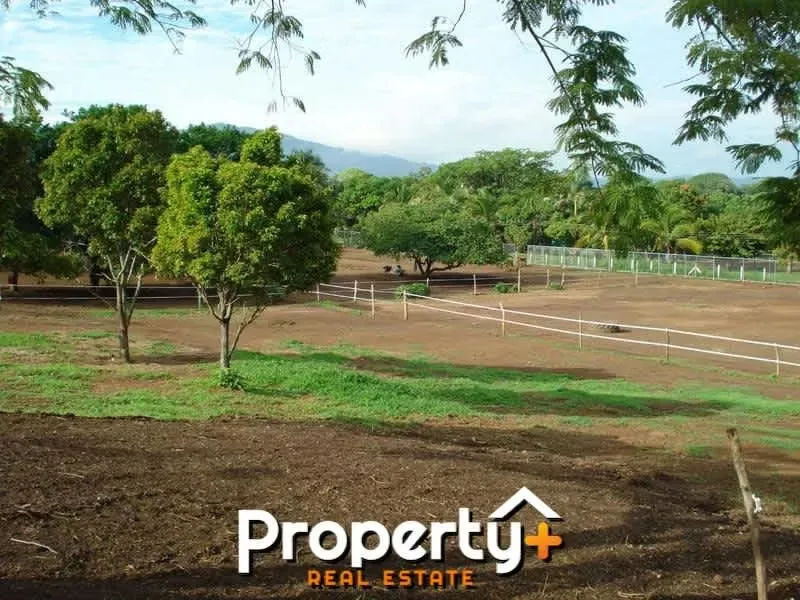 LA CAÑADA a pocos metros de  Belén - Ideal para Hotel o Condominio