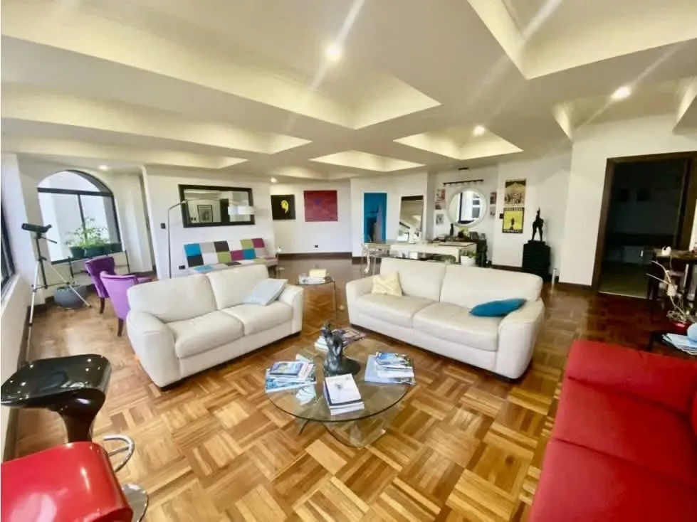 Venta apartamento en Escazú - En torre - Para inversión