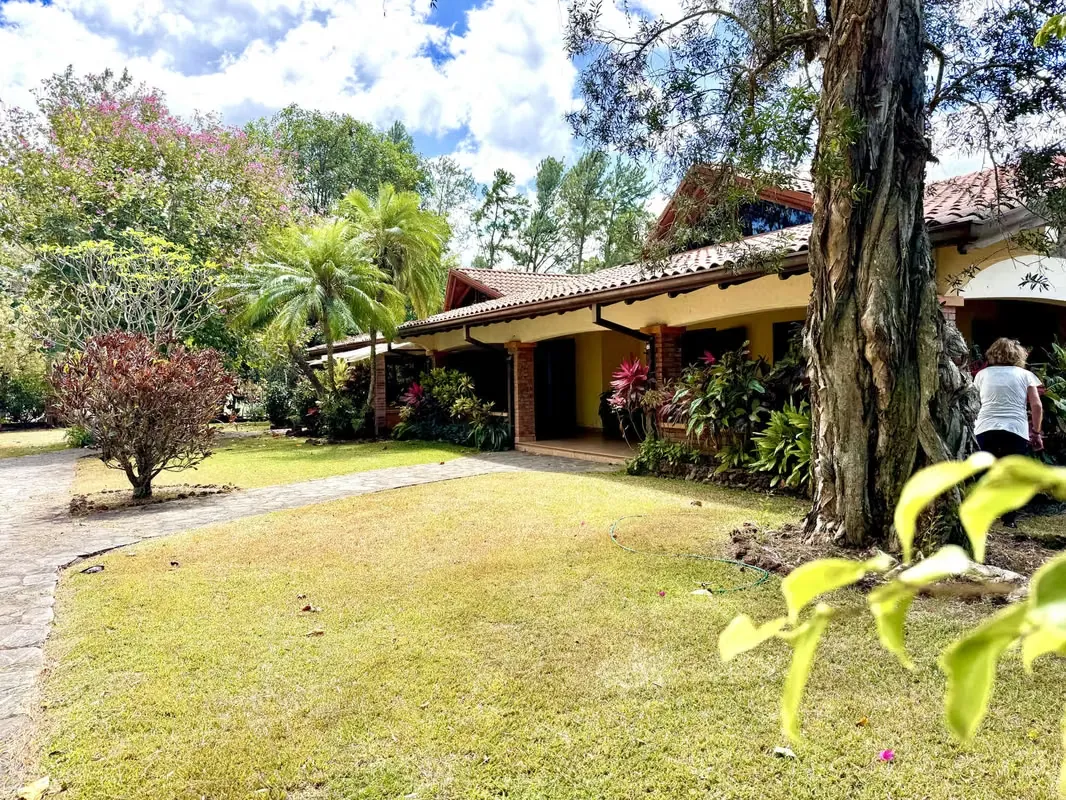 Twin house for sale! Hacienda Los Reyes