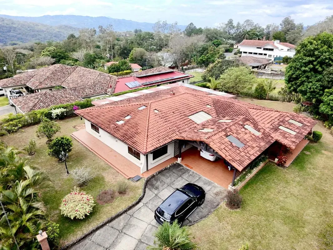 Alquiler de casa en Hacienda Los Reyes, full amoblada