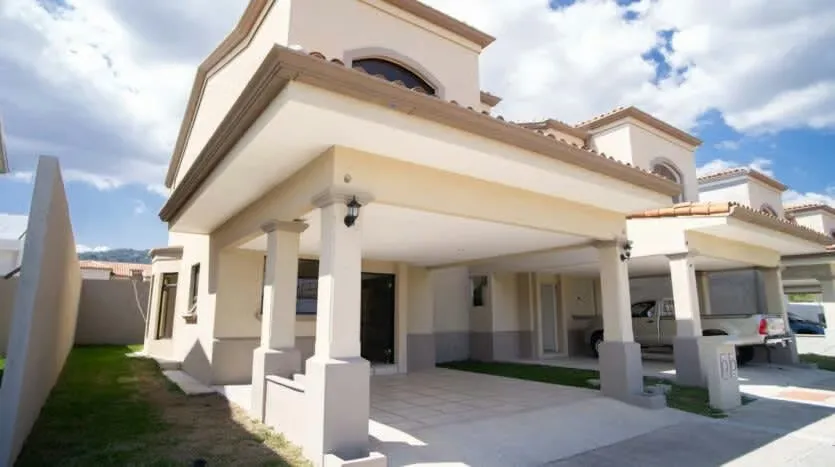 Amazing condominium with the best location in all Cartago. Just 10 minutes from Tres Ríos and 20 minutes from San Jose.