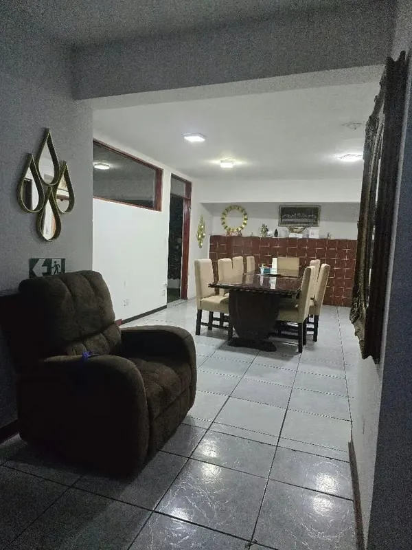 Excellent investment opportunity. Se vende edificio comercial estérigamiento en Pavas, a tan solo 100 metros del BAC y contiguo a la estación de ...