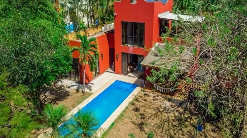 House for sale in Tamarindo with private pool