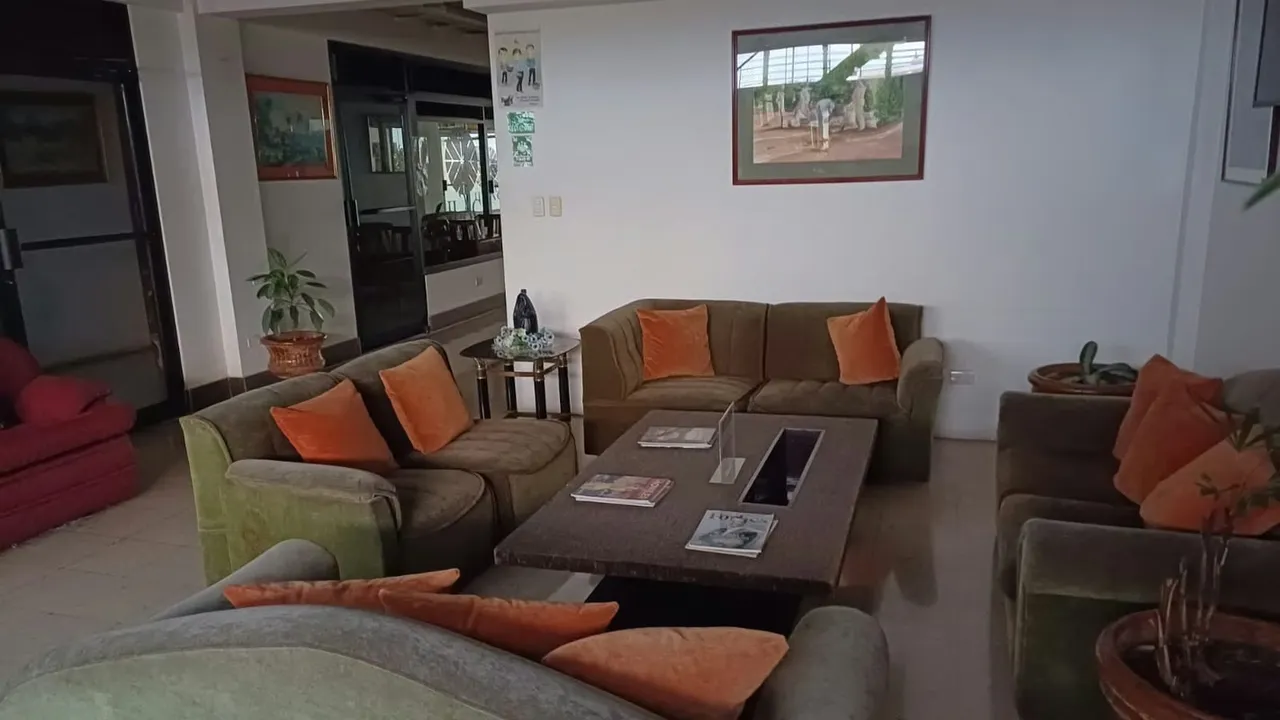 Welcome to the perfect place for your business in San Jose! This office, located on Boulevard de la Avenida IV, is ideal for those looking for a versatile and comfortable space for ... — photo 2