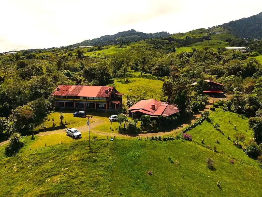For sale Mountain property with 4 apartments and 3 houses cottages