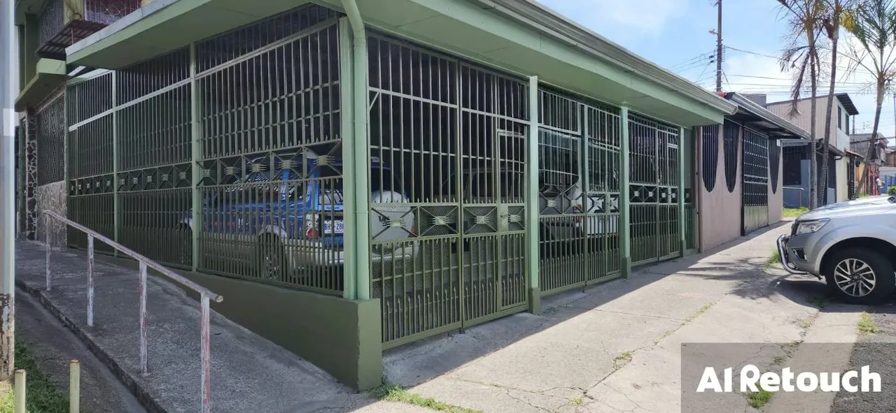 It is offered for sale this property located in Hatillo 6, with a mixed soil use that makes it a versatile and attractive option for investors. ...