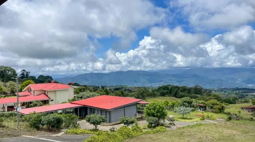 Fifth Family For Sale in Cot de Oreamuno