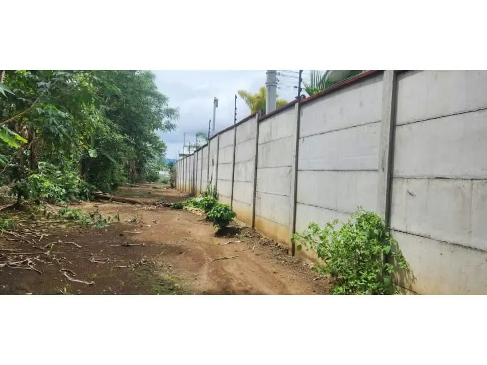 Terreno de uso mixto de 4 669 metros cuadrados, con un valor de 425 millones negociable. — photo 3