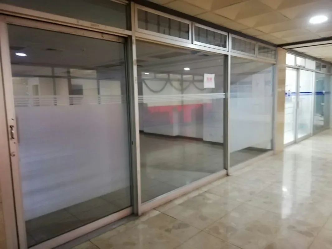 Great business opportunity! Beautiful 75 m² premises located in the Centro Colón Building on Paseo Colón Avenue, a high traffic and very ... — photo 3