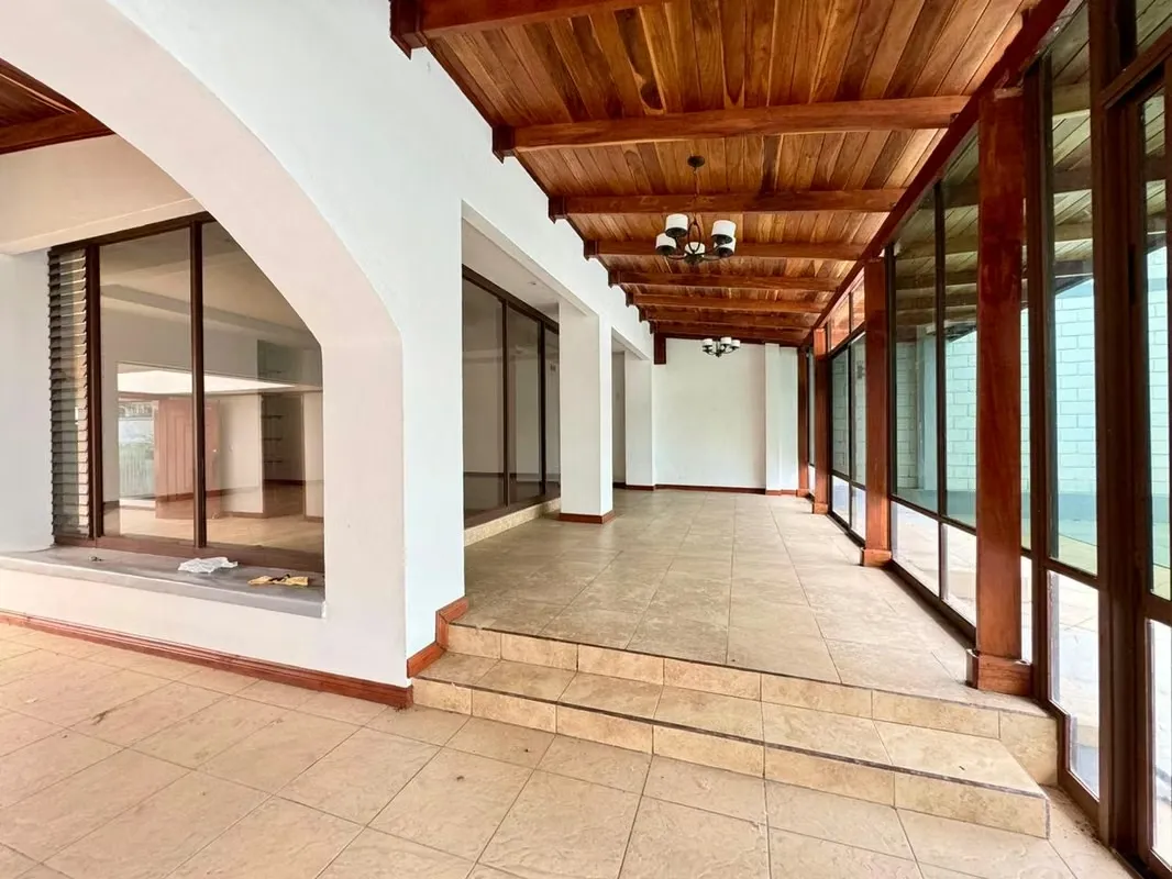 HOUSE FOR SALE IN GUACHEPELIN DE ESCAZÚ