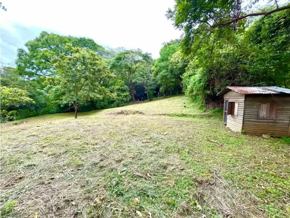 Espectacular terreno independiente, con una ubicación privilegiada en Pozos de Santa Ana.