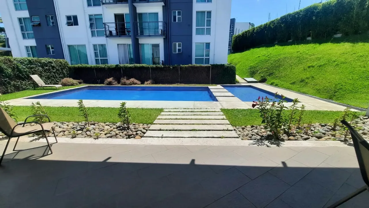 Venta para inversión de apartamento en condominio. Cariari, Heredia
