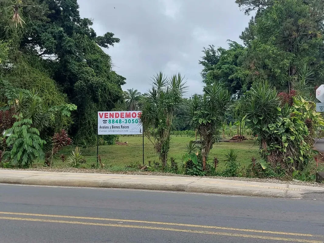 La Virgen is the second district of the canton of Sarapiquí, in the province of Heredia.