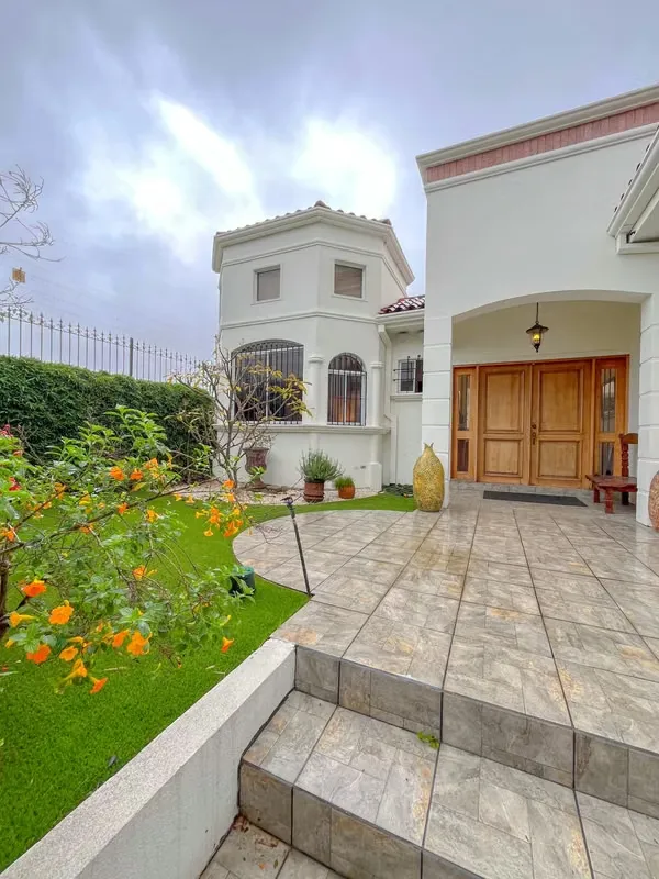 En Venta Casa Independiente amplia y acogedora de 1 Planta en Trejos Montealegre, Escazú