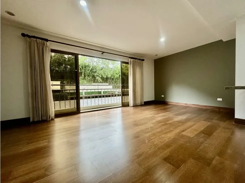 Venta de apartamento en torre de 7 pisos con ascensor, ubicada en privilegiada zona de alta plusvalía residencial y comercial de la zona este de San José, por su cercanía a ... — photo 4