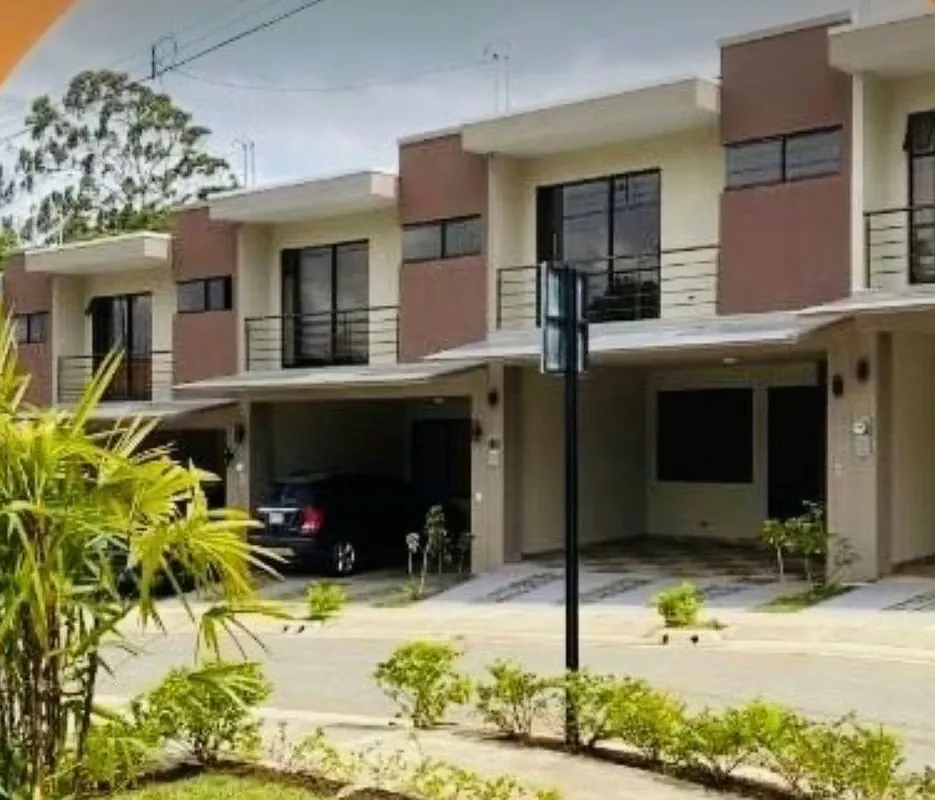 This houses are located within a beautiful condominium and offer buildings from the 144m2, in its distribution you will find: