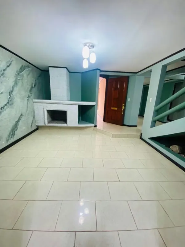 Venta de casa en la uruca con magnífica ubicación.