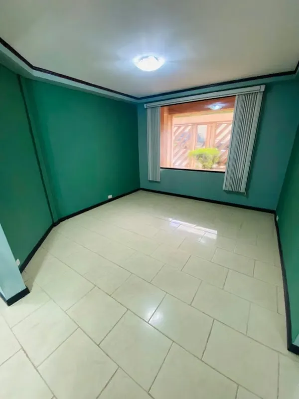 Venta de casa en la uruca con magnífica ubicación. — photo 5