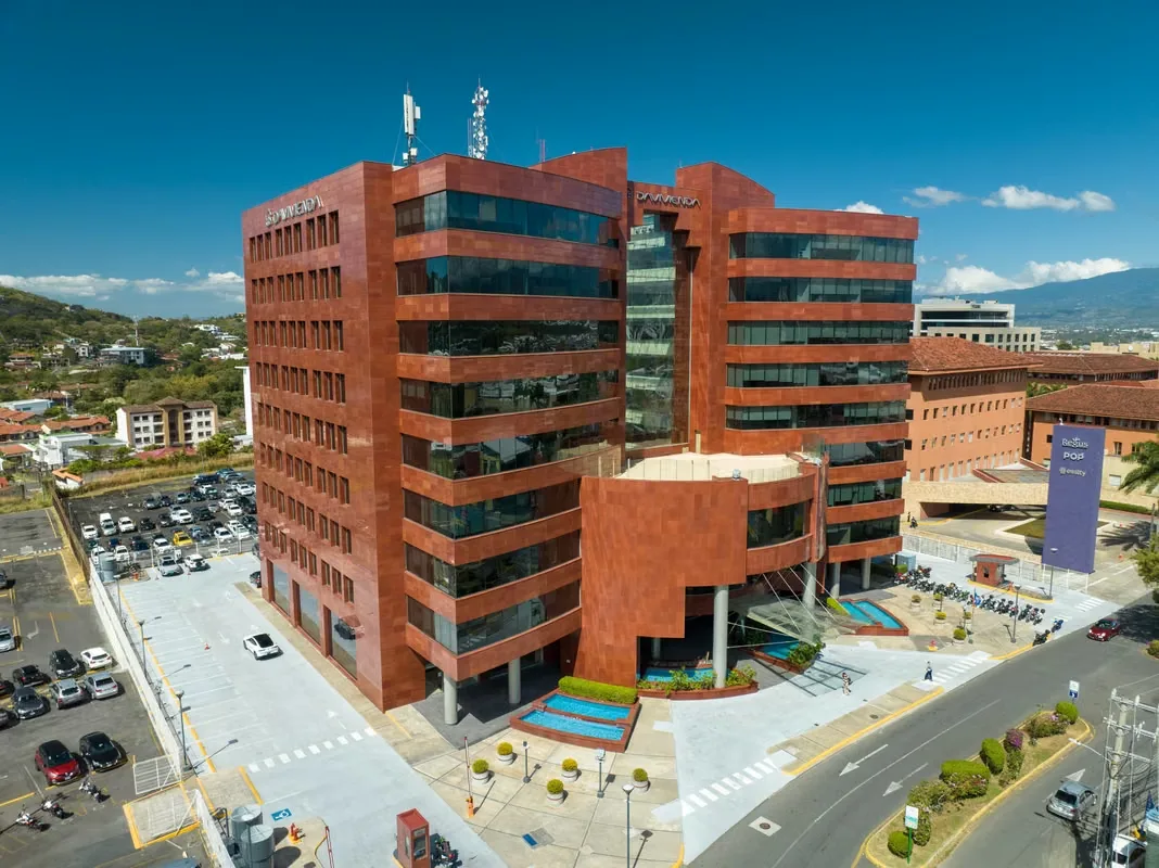 Ubicado en el corazón comercial de la capital Meridiano Business Center pone a su disposición un conjunto de instalaciones versátiles y acogedoras y servicios de la más alta calidad ...