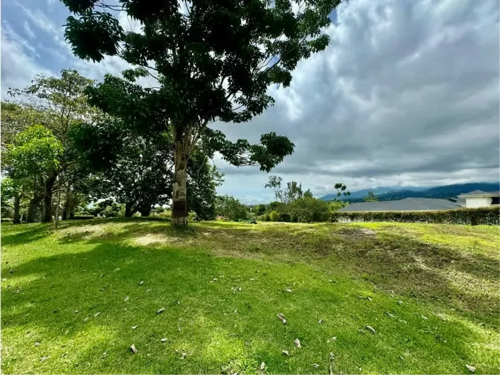 Venta de lote en Curridabat, Granadilla - Condominio Monteran