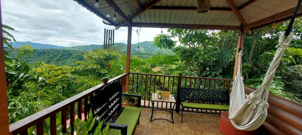 Casa en venta en Naranjo, con casa huéspedes, rancho, jacuzzi, vistas