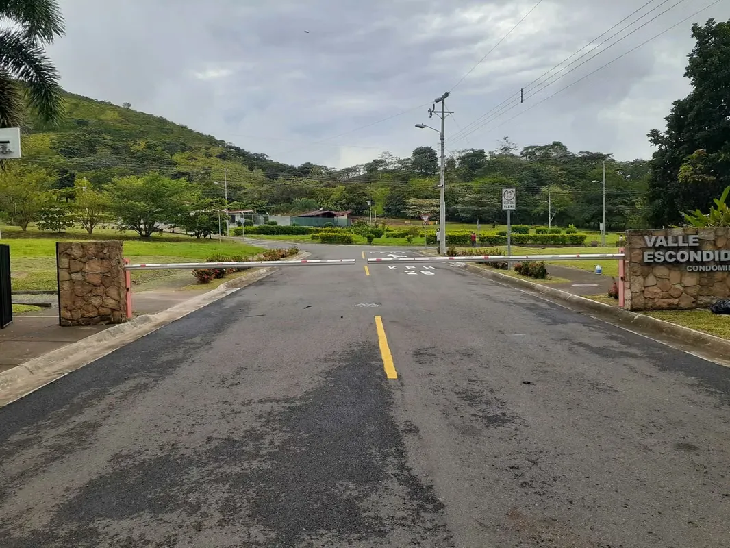 Lote for sale in Condominio Valle Escondido
