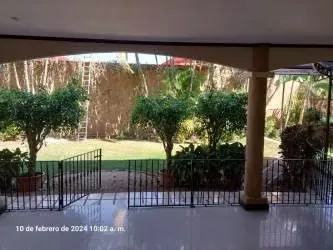Ideal Hotel Bed and Breakfast, a few steps from the Olympic Villa of Escazu.